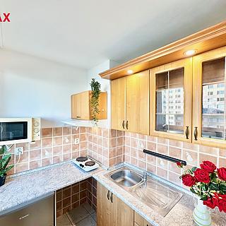 Pronájem bytu 1+kk a garsoniéry 28 m² Pardubice Polabiny, Gagarinova