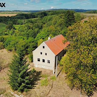 Prodej rodinného domu 300 m² Bochov