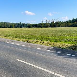 Prodej komerčního pozemku 76524 m&sup2; Pňovany