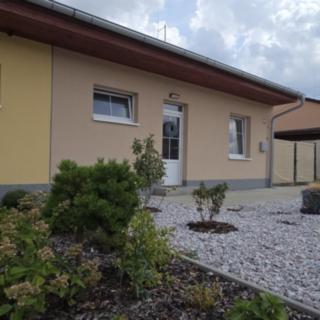 Pronájem rodinného domu 80 m² Postřižín, Na Stráni
