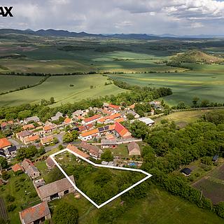 Prodej stavební parcely 2 061 m² Chožov