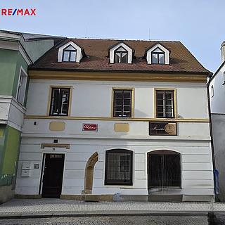 Pronájem bytu 1+kk a garsoniéry 36 m² Louny, Pivovarská