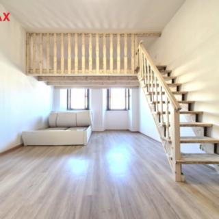 Pronájem bytu 1+1 36 m² Louny, Mírové náměstí