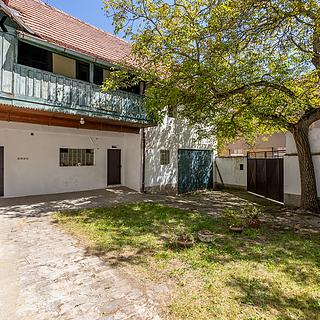 Prodej rodinného domu 140 m² Ročov