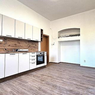 Pronájem bytu 2+1 67 m&sup2; Litoměřice