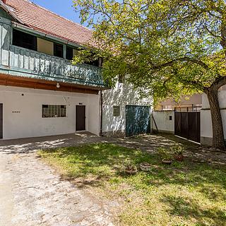 Prodej rodinného domu 140 m² Ročov