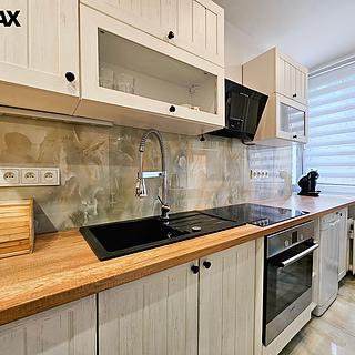 Prodej bytu 3+1 70 m² Klášterec nad Ohří, Školní