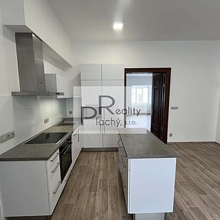 Pronájem bytu 3+kk 81 m² Znojmo, Divišovo náměstí