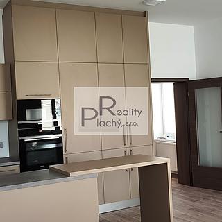 Pronájem bytu 3+kk 81 m&sup2; Znojmo