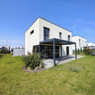 Pronájem rodinného domu 160 m² Roudné