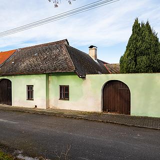 Prodej rodinného domu 97 m² Dub