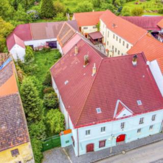 Prodej činžovního domu 400 m² Husinec, Jeronýmova