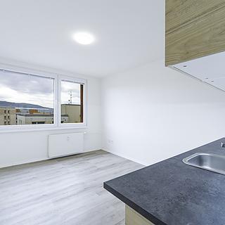 Prodej bytu 1+kk a garsoniéry 20 m² Prachatice II, nám. Přátelství