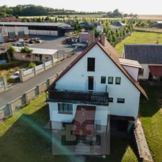 Prodej rodinného domu 238 m² Hrobce