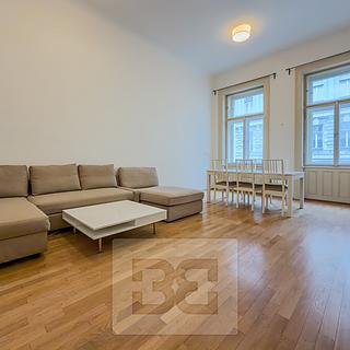 Pronájem bytu 3+1 111 m² Praha Vinohrady, Mánesova