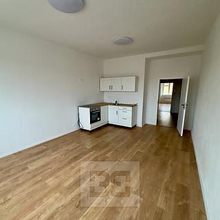 Pronájem bytu 2+kk 51 m² Praha Smíchov, Křížová