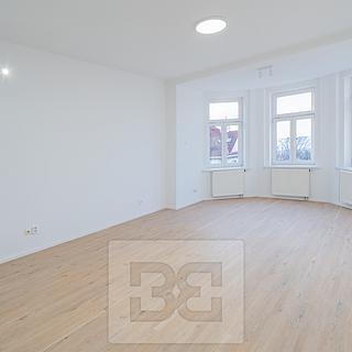 Pronájem bytu 3+1 110 m&sup2; Praha