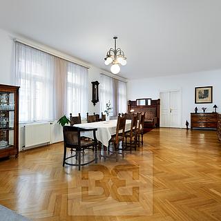 Prodej bytu 4+1 158 m² Praha