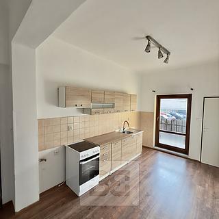 Pronájem bytu 3+1 90 m² Slaný, Brožovského