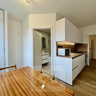 Pronájem bytu 2+1 55 m&sup2; Zlín