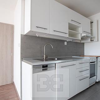 Pronájem bytu 2+kk 44 m² Praha