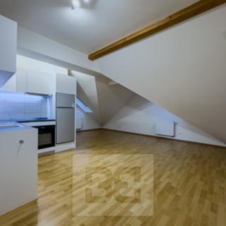 Pronájem bytu 2+kk 51 m² Praha Hostavice, Jakubovská