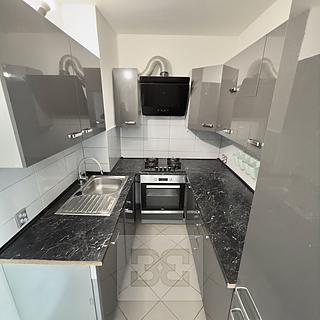 Pronájem bytu 2+1 56 m² Praha Vršovice, Uzbecká