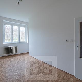 Prodej bytu 1+kk a garsoniéry 30 m² Praha Vysočany, Podnádražní