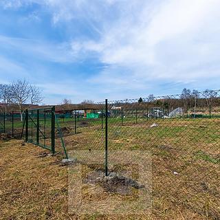 Pronájem zahrady 270 m² Praha Horní Počernice, Stoliňská