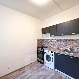 Pronájem bytu 2+1 53 m² Karlovy Vary