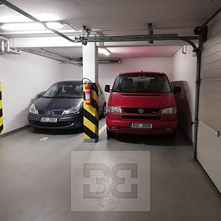 Pronájem parkovacího místa 15 m² Praha Zbraslav, Pickova