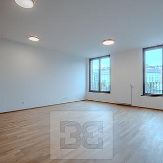 Prodej bytu 1+kk a garsoniéry 42 m² Praha Smíchov, Toyen