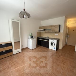 Pronájem bytu 1+kk a garsoniéry 21 m² Prachatice II, nám. Přátelství