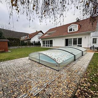 Pronájem rodinného domu 200 m² Česká