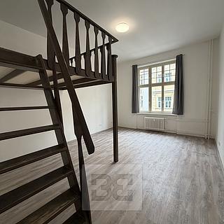 Pronájem bytu 2+1 55 m² Karlovy Vary, Koptova