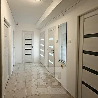 Pronájem bytu 3+1 77 m&sup2; Praha