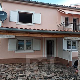 Prodej rodinného domu, 250m²