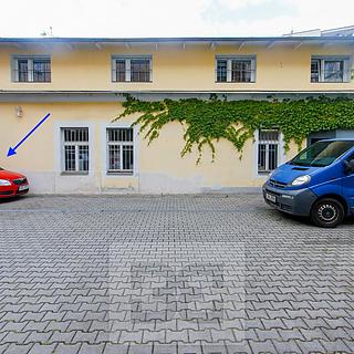 Pronájem parkovacího místa 15 m² Praha Nusle, Vladimírova
