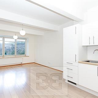Pronájem bytu 1+kk, garsoniery 34 m&sup2; Praha
