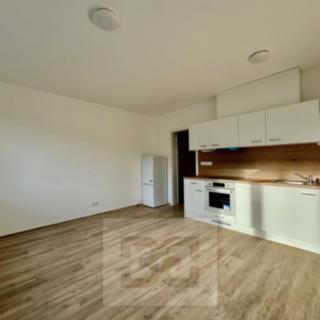 Pronájem bytu 1+kk a garsoniéry 30 m² Kuřim