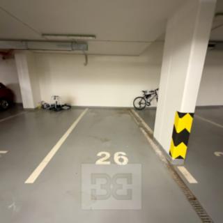 Pronájem parkovacího místa 15 m² Praha