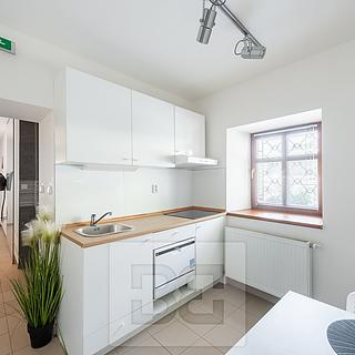 Pronájem bytu 1+1 27 m² Karlštejn