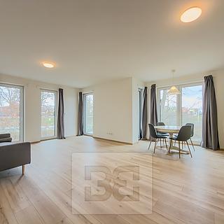 Pronájem bytu 3+kk 105 m&sup2; Přezletice
