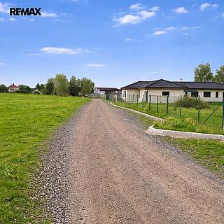 Prodej stavební parcely 988 m² Kostelec nad Černými lesy