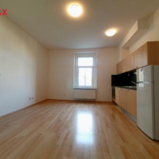 Pronájem bytu 1+kk a garsoniéry 32 m² Praha Vysočany, Vysočanské náměstí