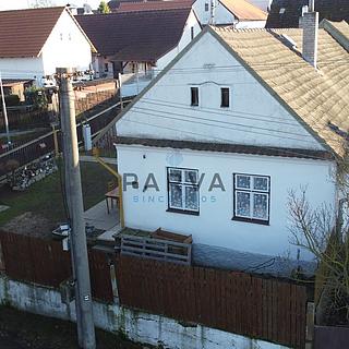 Prodej rodinného domu 150 m&sup2; Lužany