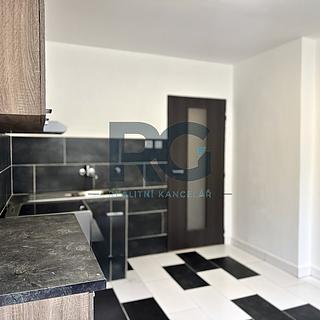 Pronájem bytu 2+1 65 m² Benešov nad Černou