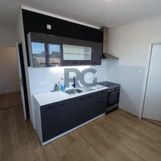 Pronájem bytu 3+1 72 m² Květov