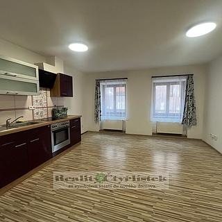 Pronájem bytu 2+kk 40 m² České Budějovice 3, B. Smetany