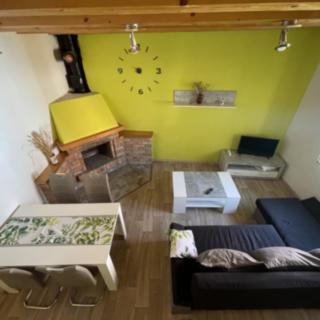 Pronájem bytu 3+1 80 m² Jivno
